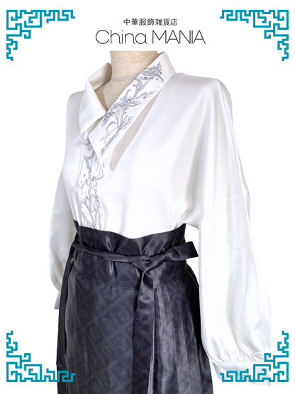 【ブラウス】白長袖シャツ×刺繍